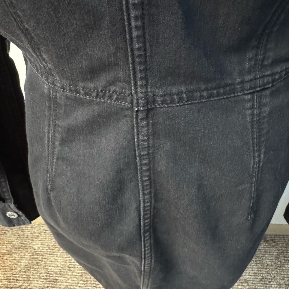 Sz M Levi’s Ellie Denim black dress. Snap front long sleeve. Cute! NWOT - Picture 10 of 11